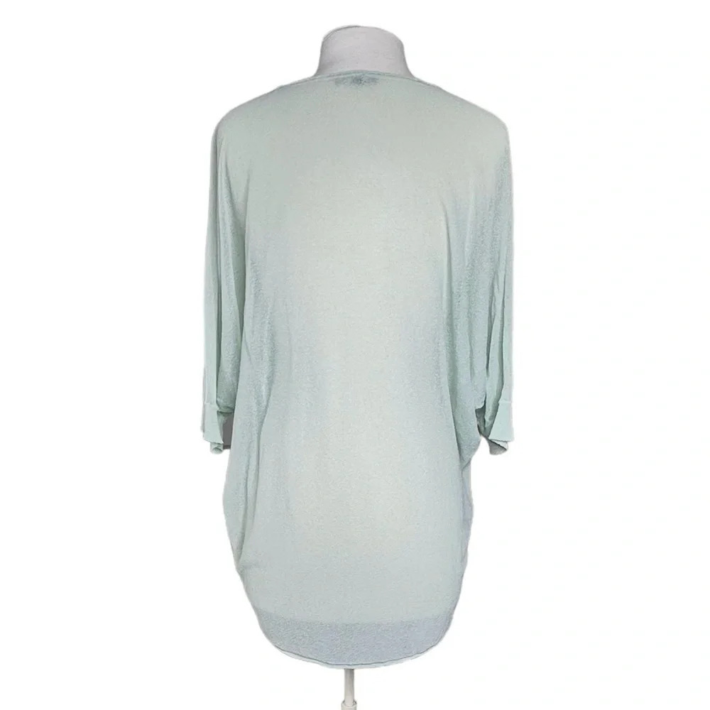 Eileen Fisher Linen Blend. Vneck Batwing Sheer Lightweight Shirt. Size Medium - Picture 13 of 15